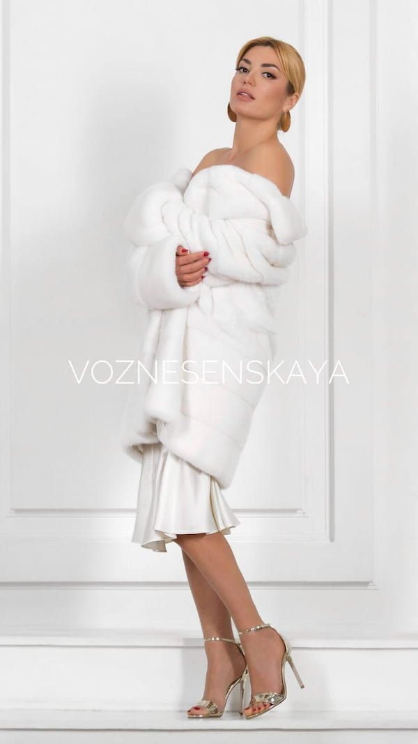 Cleaning a white fur coat